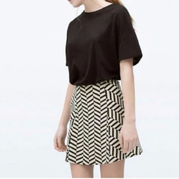 Zara Dresses & Skirts - Zara Trafaluc geometric print skirt